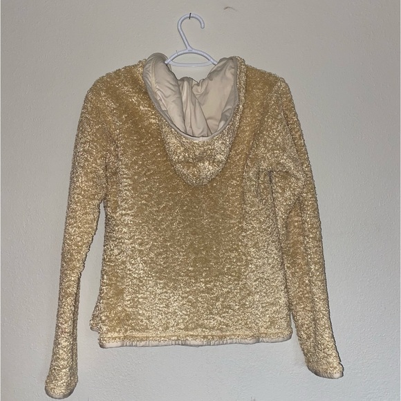 Fleece Mountain Hardwear Pullover - Picture 4 of 4